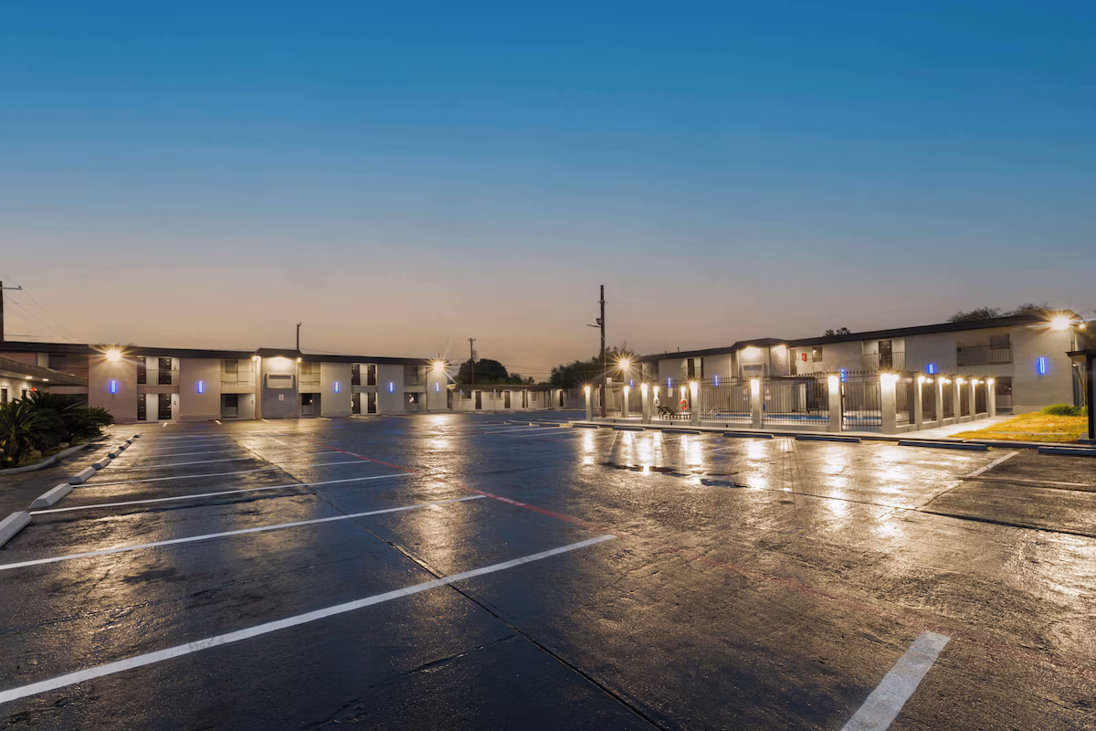 luxury hotels in laredo tx